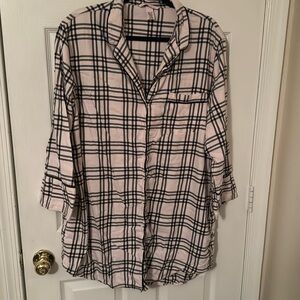 Victoria’s Secret Nightgown Size XL Color Black Blush
Plaid